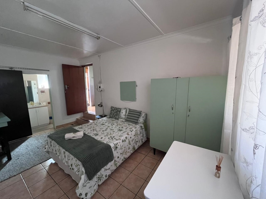 5 Bedroom Property for Sale in Rouxpark Western Cape